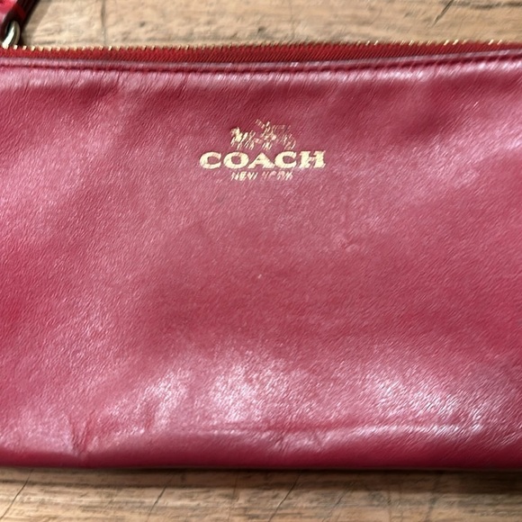 Vintage Coach Red Leather Wristlet – Genuine Leather, 6.5" x 4" – Preppy Classic - Picture 3 of 12